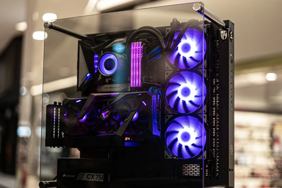PC gamer con iluminación
